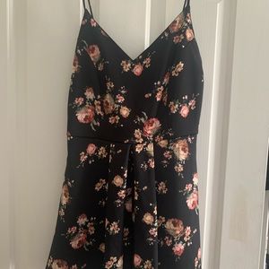 Size M Floral romper dress